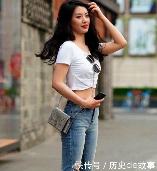 清爽|学小姐姐牛仔T恤简单搭配，清爽休闲又时尚，减龄效果看得见