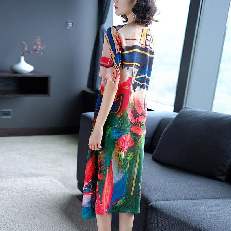 虽然我虎背熊腰，自从夏天换上减龄裙，居然美得老公都认不出我