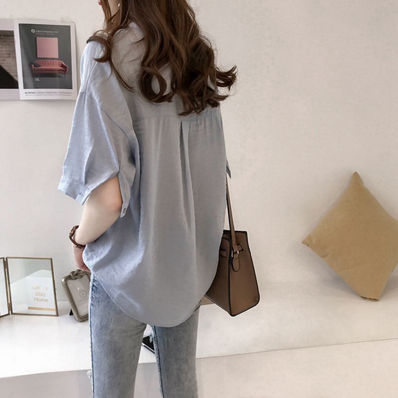 把长裙都比下去的“气质T恤”，搭配短裤+小白鞋，美嫩到不行