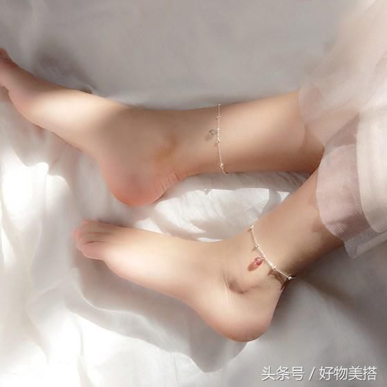 美人玉足，脚链必不可缺