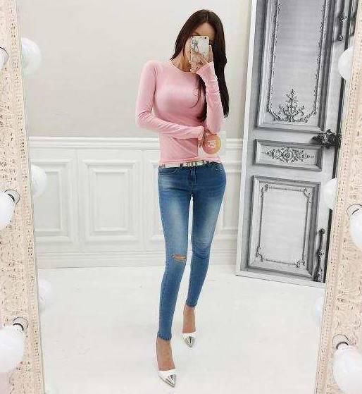 曼妙妩媚的牛仔裤美女，秀出青春活力范，特别吸引人