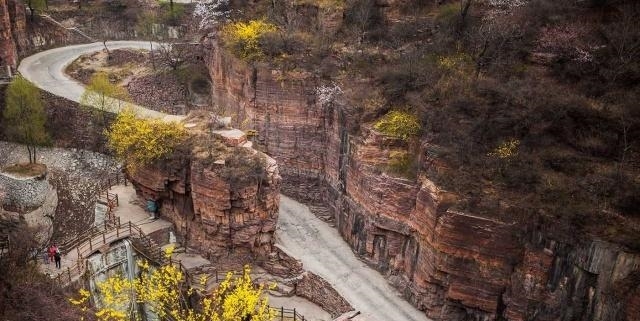 世上最危险的村庄，有的建在活火山上，有的建在悬崖峭壁上