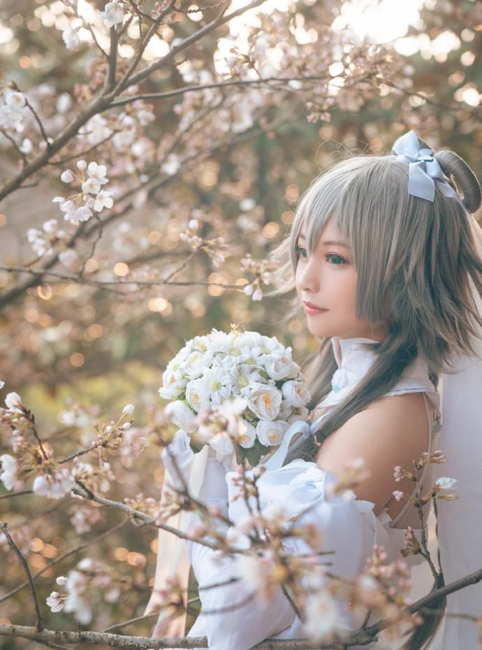 小咖哈哈哈哈:洛天依花嫁cos:我想成为你的新娘,你愿意吗?
