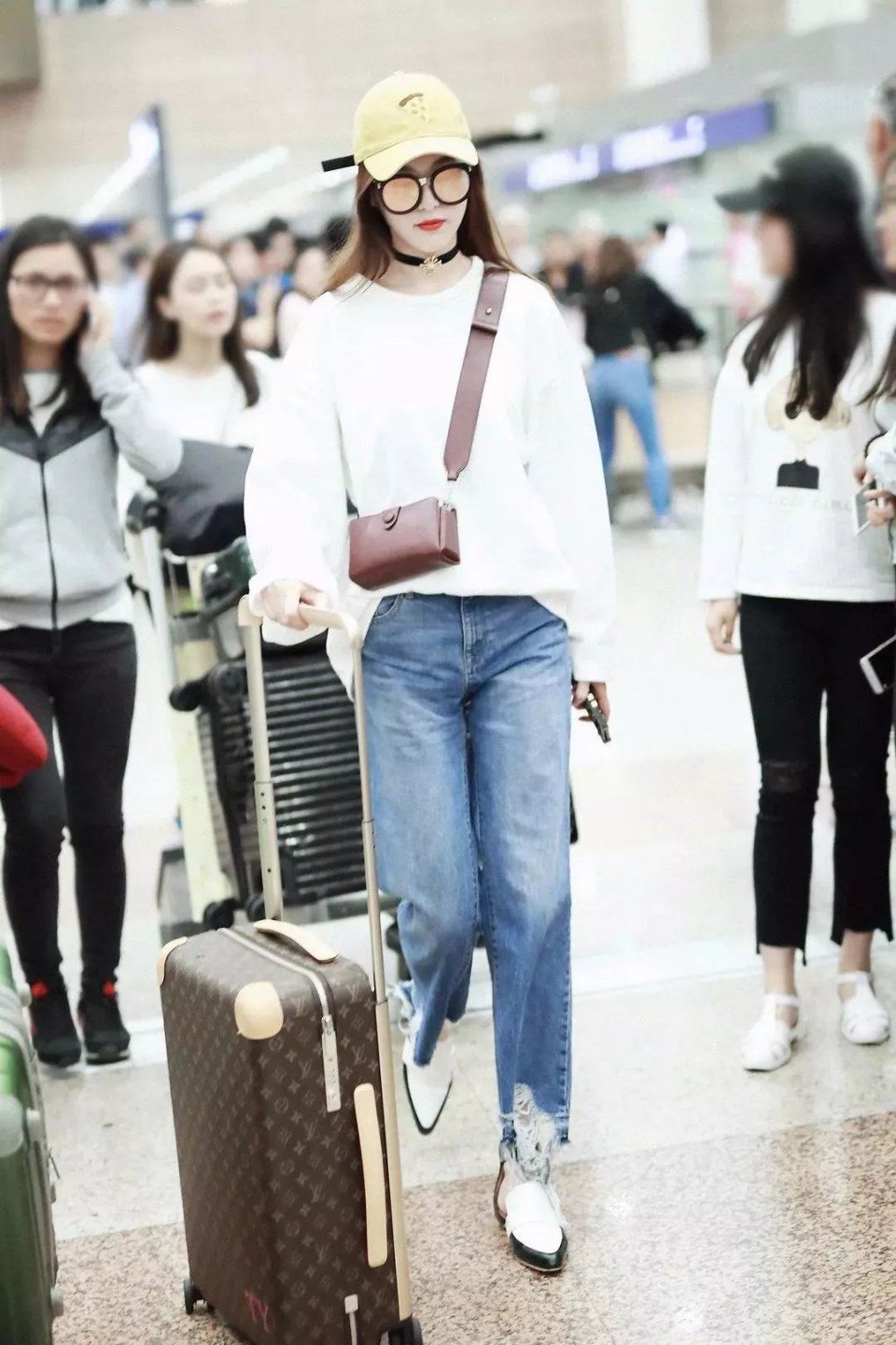 衣柜必备牛仔，夏末秋初就该这么穿!