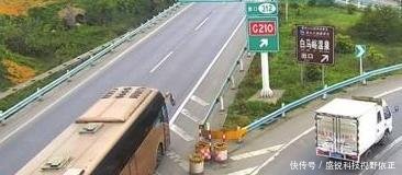 温馨提醒十一黄金周，高速上请守“规矩”，否则统统两百