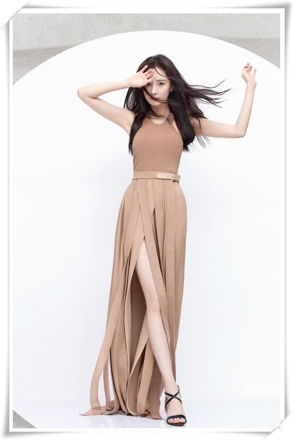 当杨幂和刘诗诗同穿一件衬衫，网友：才知道身材和气质哪个更重要