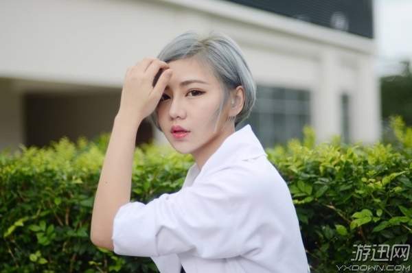 马来西亚短发正妹私房美照 五官精致御姐气息十足