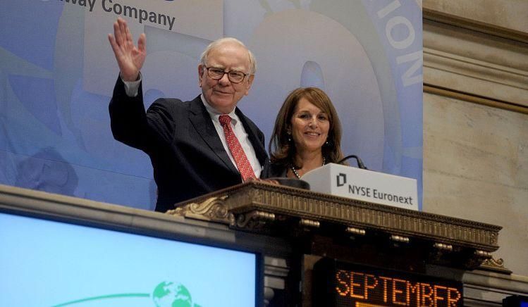 雷军上市敲钟穿得像新郎，画风喜庆我不敢看，史上最全敲钟攻略