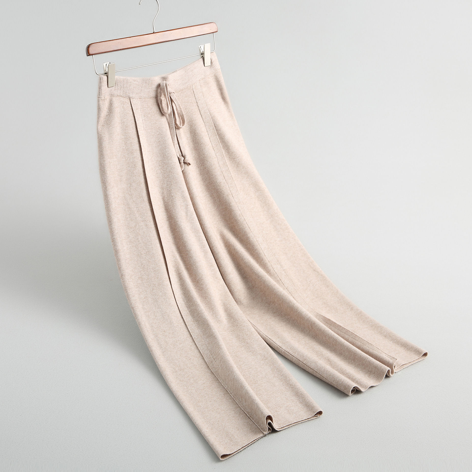 老婆去北方出差回来,就把旧裙子都扔了,穿上这些,别说还真洋气