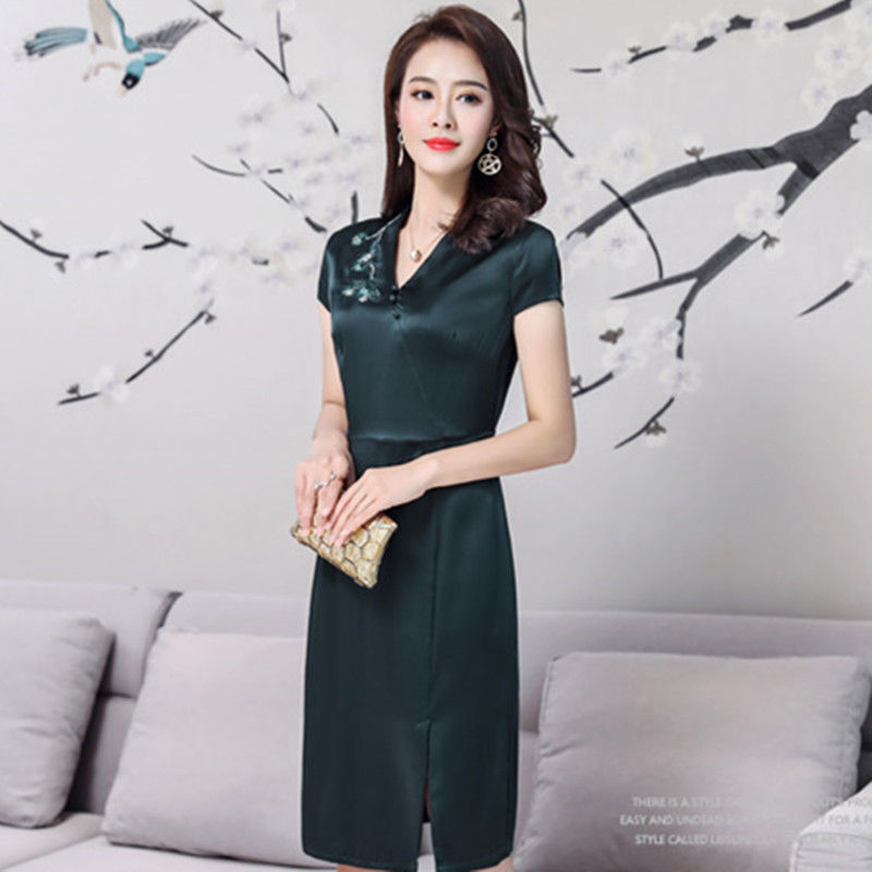 老实说!从没见过这么漂亮的真丝裙，高贵无比，比旗袍高雅，贼美