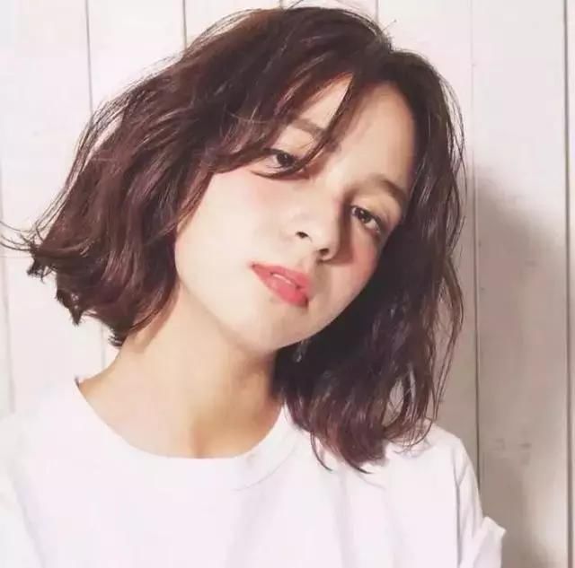 有这7个标志的女生，剪了短发颜值会飙升！尤其第2个，吸引人眼球