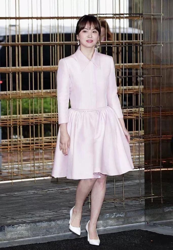 150+cm的周冬雨竟不输173cm的林志玲?