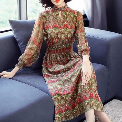 2018年秋季的气质连衣裙，让你从夏美到秋