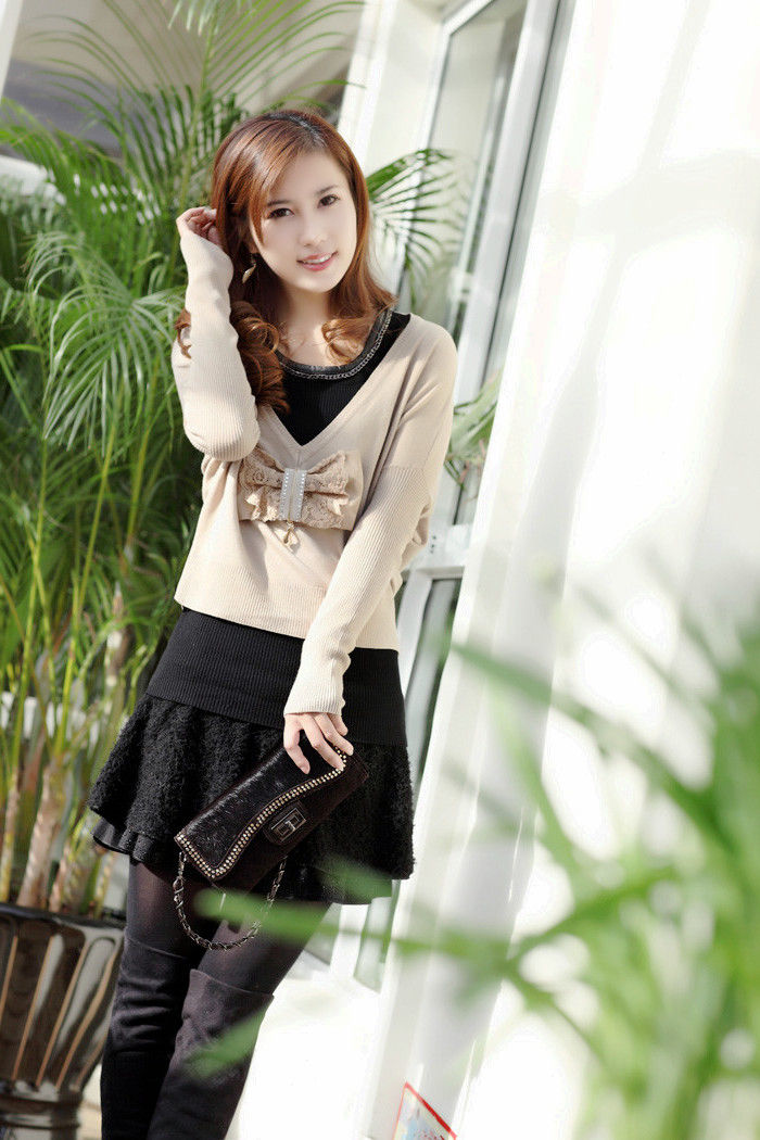 有着青春时尚的艳丽清秀女人