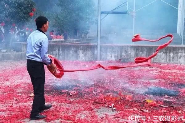 今年春节，全面禁放烟花爆竹，农村人有什么看法