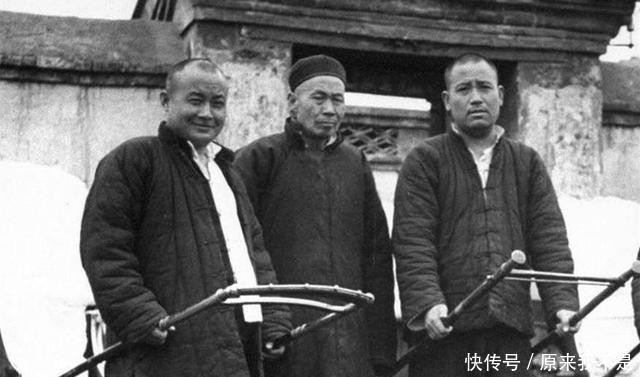  拉车夫：晚清最后的“铁帽子王” 万贯家财挥霍一空, 沦落车夫却整日笑嘻嘻！