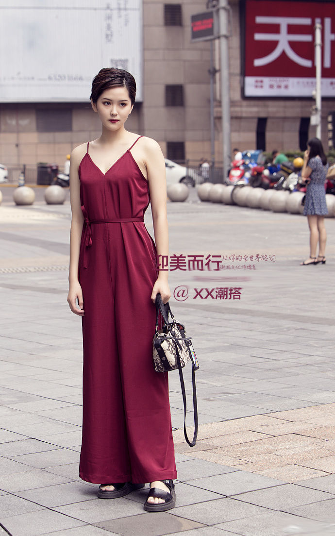 街拍重庆:六款轻熟风格的穿搭，看起来很美，还不会过时!