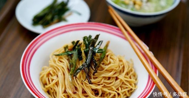  『加油』全国各地特色面来了，一起为武汉热干面加油！齐心一定能赢