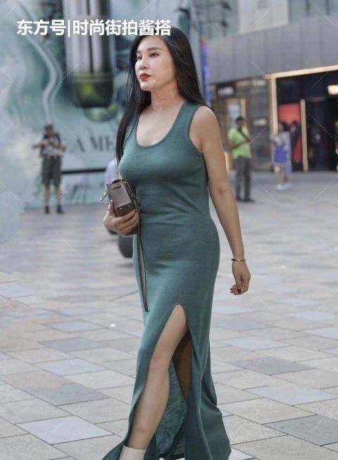 「整体」今夏潮流的墨绿色连衣裙，时尚女郎手把手教你如何穿搭的“时髦”