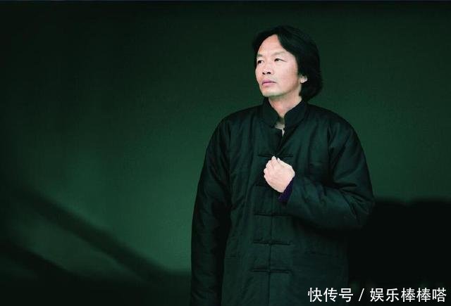 娱乐圈刚地震，铲屎官再次喊话刘震云怎么不让你女儿拍手机呢