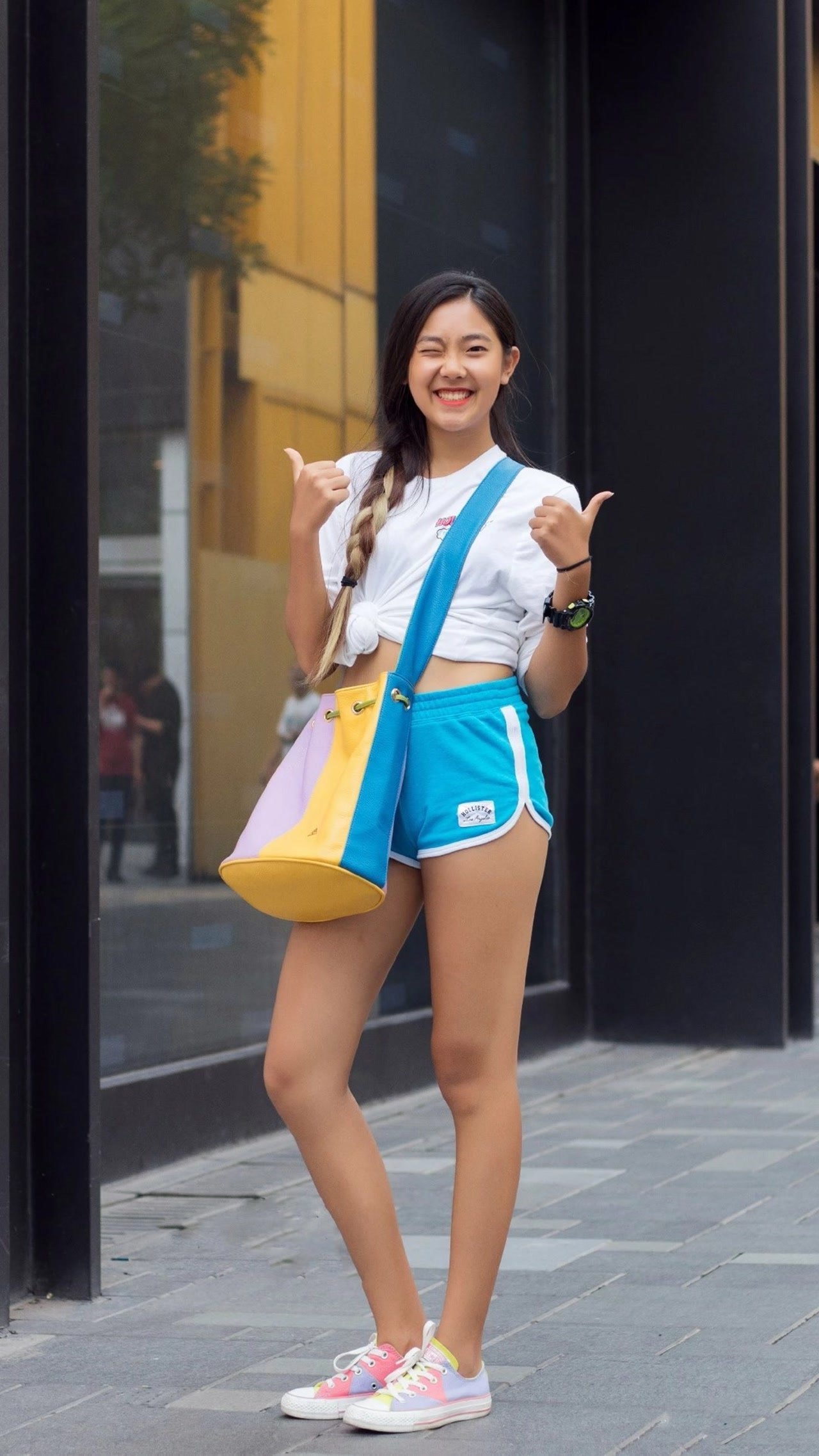 「笑容」美女灿烂的笑容,真的有些耀眼啊