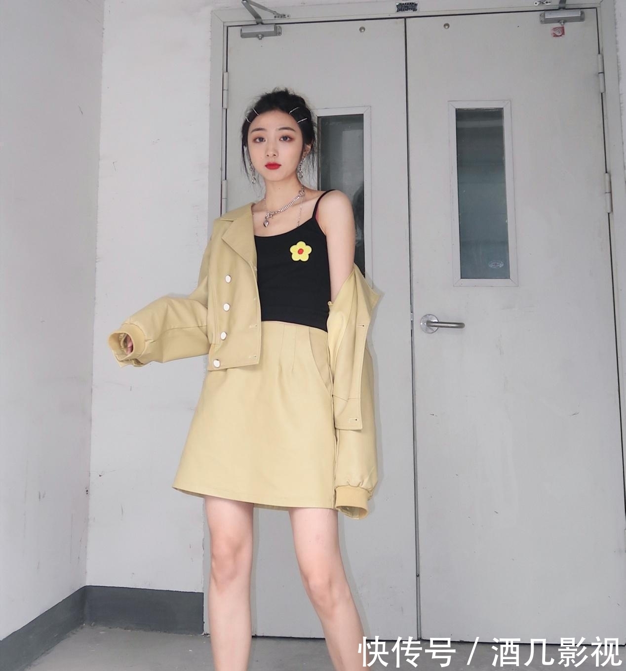  [不失]漂亮的时髦小姐姐，简约随性又不失高级感，甜系女生不妨试试看