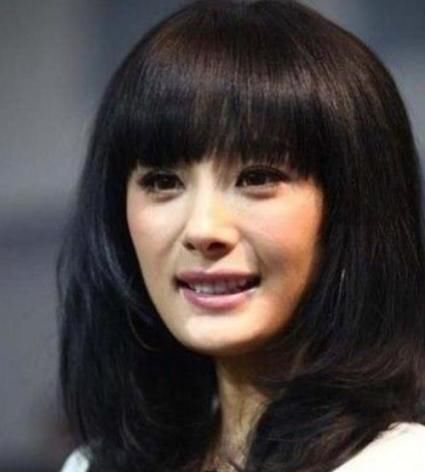 为何有些人留齐刘海好看，而有些人却很土？可能是这个原因！