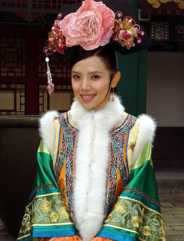  『丧夫』44岁“丽嫔”太痴情！丧夫6年仍戴婚戒，隐退后独自养娃不容易