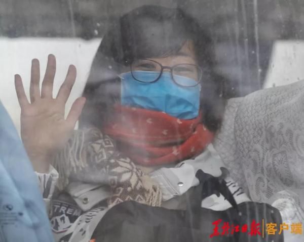  #出征#仅11小时完成集结 我省第四批驰援湖北医疗队出征