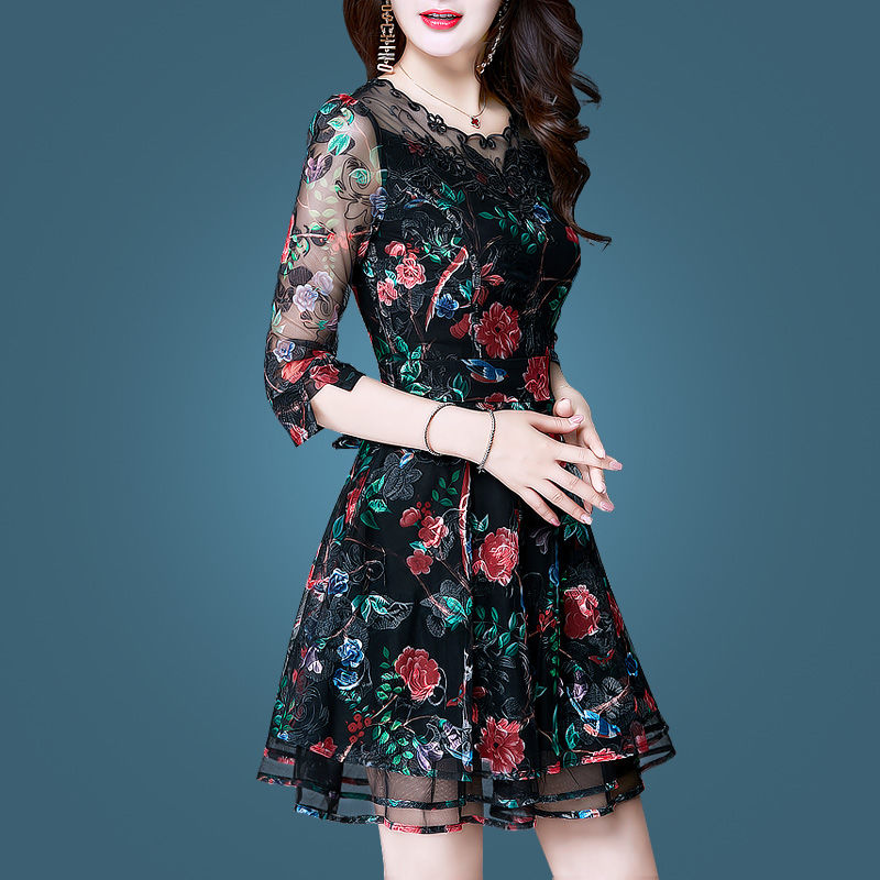 有一种裙叫“网纱裙”，魅力气质无形中增添女人味，美的勾人心魄