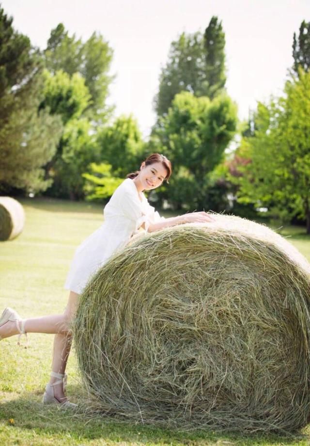 胡杏儿就喜欢你这范儿，晋升为妈咪后，越来越会穿了