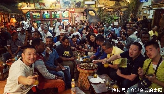 中国捐赠的旧衣服，到了非洲变成啥样游客见到了才相信