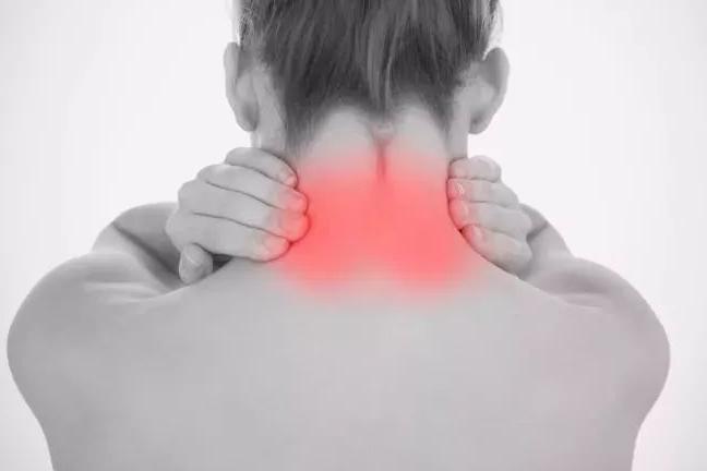 王菲和袁泉气质出众的秘诀：花几十万整容不如先解决这些？！