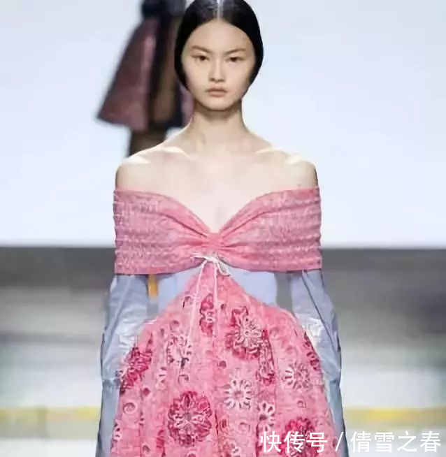 穿衣比模特还要好看的女星,杨幂古力娜扎上榜,杨颖美出新高度