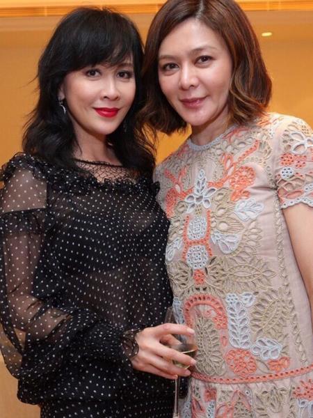 53岁刘嘉玲和55岁关之琳再同台，只相差2岁，差距却出来了