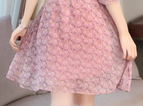 难怪妈妈越来越有贵妇味，原来是穿这样的气质A字裙，洋气精致