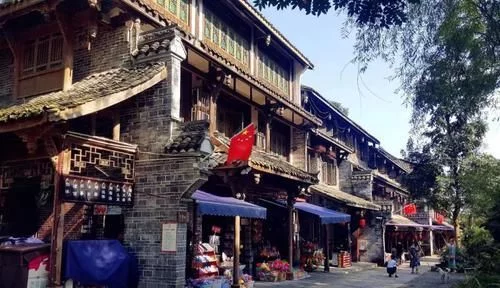 找个原汁原味的川西古镇呆上几天,感受那独有的古风遗韵,安逸
