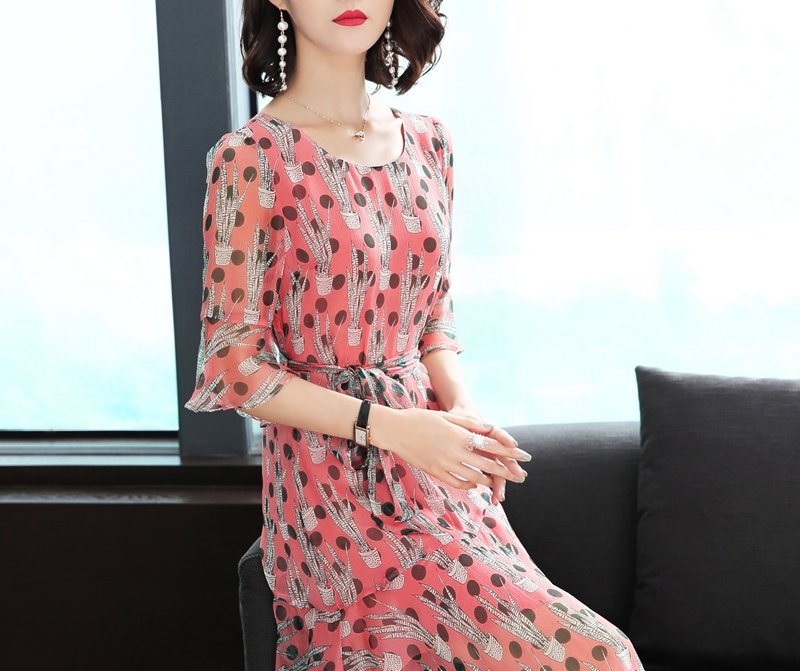 中国造“A字裙”火爆来袭，穿着和老公去度假，便宜美的仙女一样