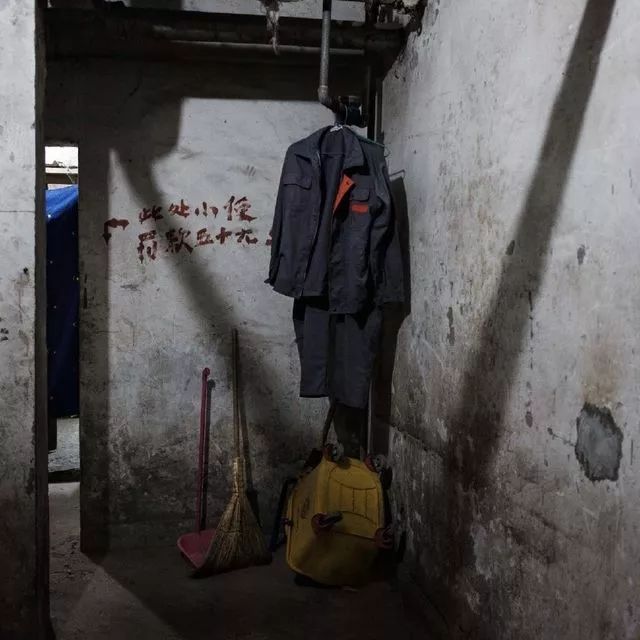 没见过香港的“棺材房”，就别说自己过得不幸福