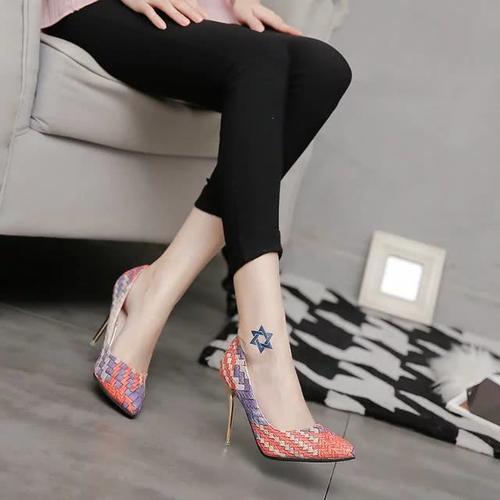 最近特别流行的时尚风,美女怎么能缺少如此美丽的高跟鞋