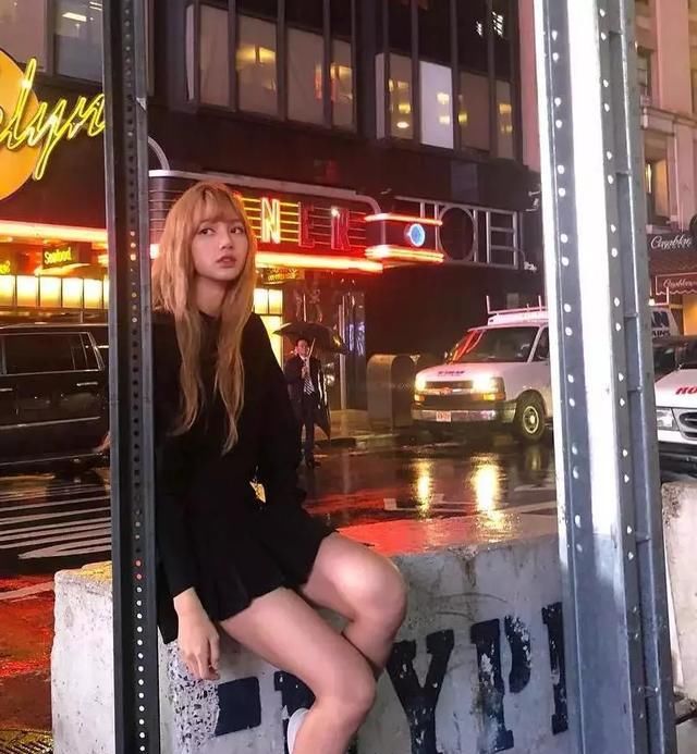 『春季』矮个子女人春季穿连衣裙,这些地方要避开,不显高还显粗壮