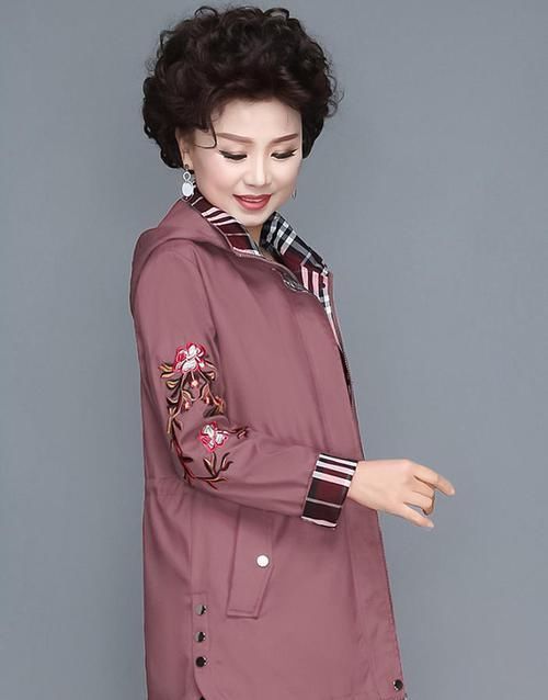  「红色」女人上了年纪，要少穿这4种“老龄色”，妈妈们喜欢买其实很显土