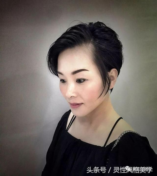 三四十岁的你发型别瞎剪了，有这30款短发就够了！