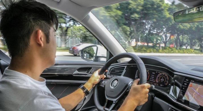  「丰田」8.98万起, 丰田刚发布了一台独一无二的轿车, 能干掉SUV