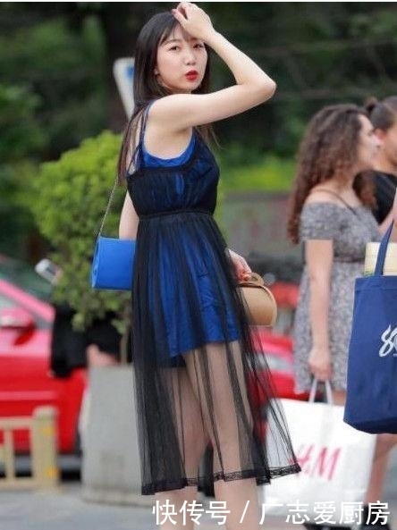  [温婉]时尚美女街拍：温婉可人的美女，让你驻足观望