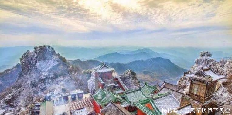 长明灯在武当燃烧六百多年不灭,专家都无法解释,却被游客一语道