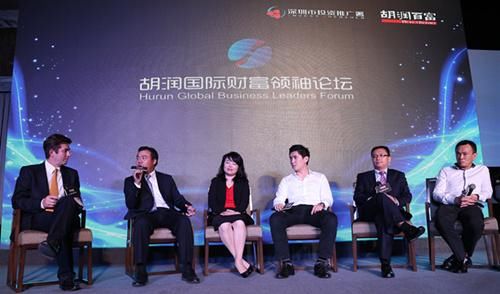 母亲曾是洗碗工，28岁的他却娶地产大亨的女儿，今管着200亿资产