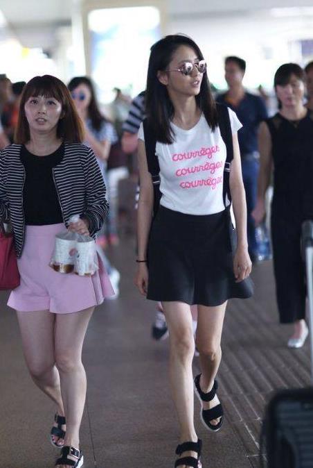 当88斤的佟丽娅和104斤的董璇同穿短裙，网友：胖子真好！