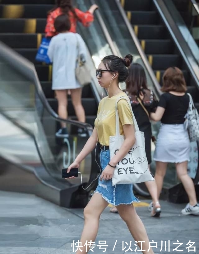 『款式』都市女性搭配高跟鞋,让时尚变得更加的简单