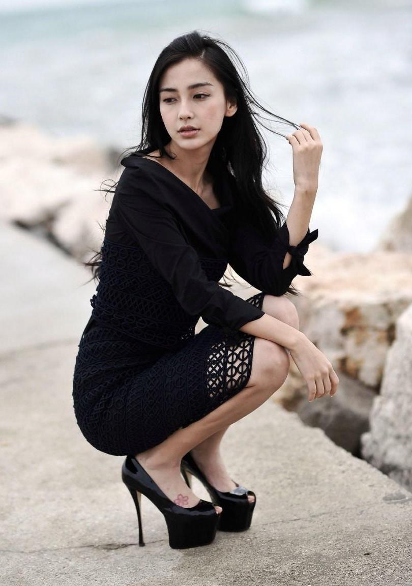 为什么明星们都爱穿高跟鞋? 网友: “恨天高”了解一下?